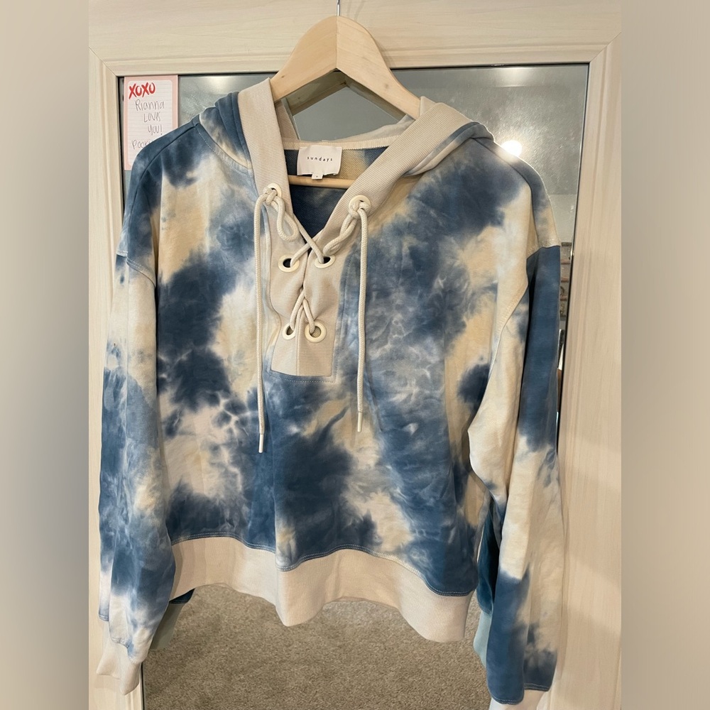 Sundays Sweatshirt